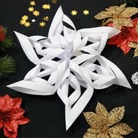Christmas Paper Snowflake Decorations